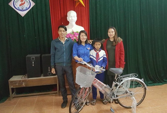 Nữ cán bộ đoàn trả lại tài sản 500 triệu đồng cho người đánh mất Nữ cán bộ đoàn trả lại tài sản 500 triệu đồng cho người đánh mất