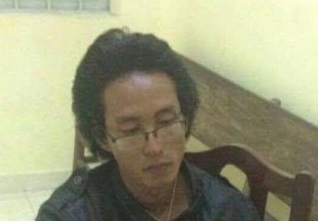 Lộ chân dung kẻ điên cuồng chặt rụng hàng loạt kính xe hơi ở Sài Gòn Đối tượng chặt kiếng xe đã bị tạm giữ. Ảnh: Internet