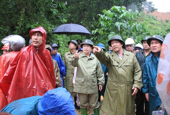 Phó thủ tướng Trịnh Đình Dũng thị sát tình hình mưa lũ ở Quảng Nam Phó Thủ tướng thị sát tình hình mưa lũ Quảng nam