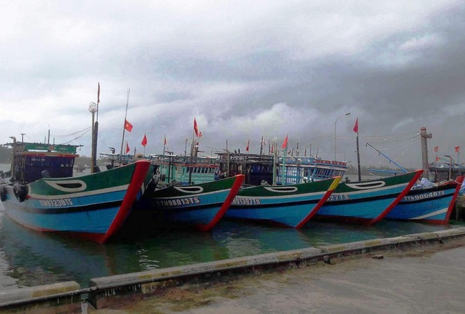 Cấm biển, điều tiết nước hồ chứa đón lũ, phòng mưa bão Đề phòng mưa bão gây thiệt hại, Ban Chỉ huy PCTT&TKCN TT-Huế yêu cầu thực hiện lệnh cấm biển kể từ trưa 18/11; đưa tàu thuyền về nơi trú ẩn an toàn.