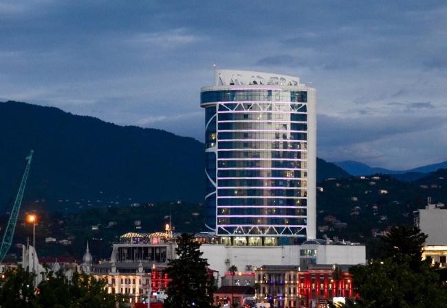 Cháy khách sạn tổ chức thi Hoa hậu Georgia, 11 người thiệt mạng Khách sạn Leogrand - nơi dự kiến diễn ra cuộc thi Hoa hậu Georgia. Ảnh: AFP