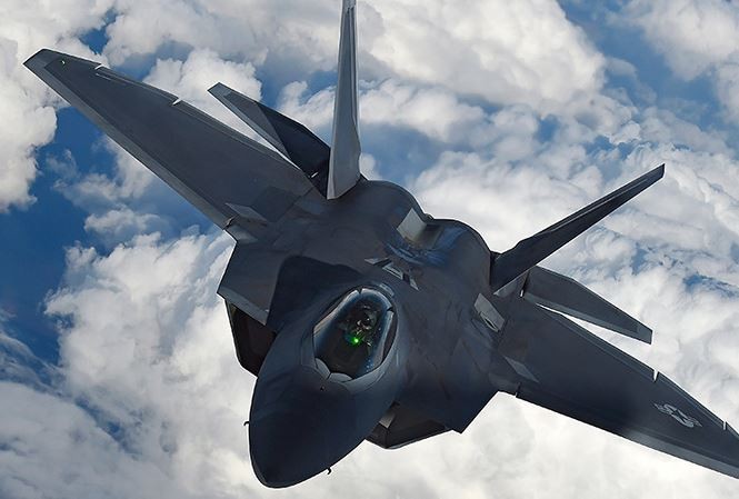 Dàn F-22, F-35A của Mỹ có mặt tại Hàn Quốc, chuẩn bị tập trận Tiêm kích tàng hình F-22 Raptor của Không quân Mỹ. Ảnh: Reuters