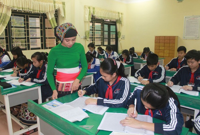 Dạy tiếng Thái cho học sinh... dân tộc Thái Dạy tiếng Thái cho học sinh... dân tộc Thái