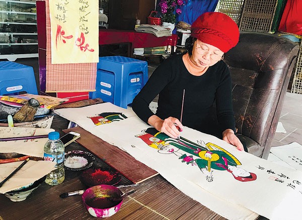 Làng tranh Đông Hồ giờ ra sao? Nghệ nhân Nguyễn Thị Oanh - nữ nghệ nhân đầu tiên và duy nhất được phong “Nghệ nhân làng nghề Việt Nam” tại làng nghề tranh Đông Hồ