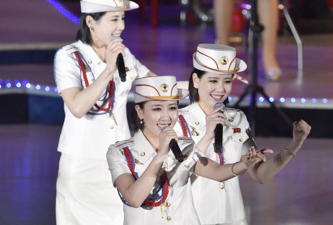 Hàn Quốc nghi ngờ việc Triều Tiên cử nhóm nhạc đến Olympic PyeongChang Các thành viên nữ của nhóm nhạc Moranbong. Ảnh: Koreaboo