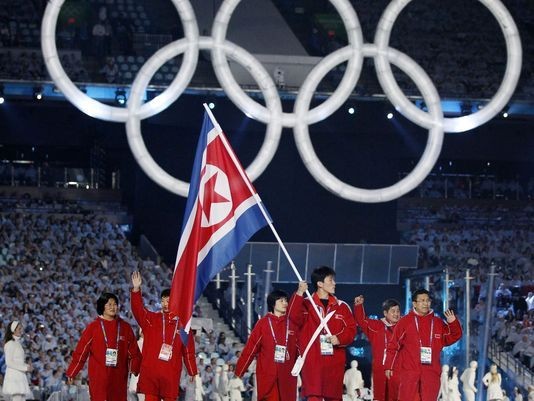 Triều Tiên đe dọa hủy quyết định cử người đến Hàn Quốc dự Olympic Các vận động viên Triều Tiên diễu hành tại Thế vận hội 2010 ở Canada. Ảnh: AP