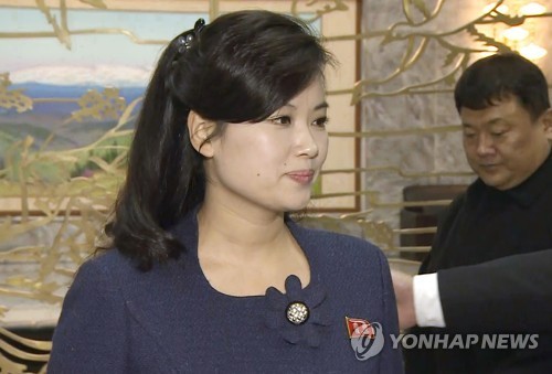Trưởng nhóm nhạc Triều Tiên đến Hàn Quốc khảo sát địa điểm biểu diễn Hyon Song-wol, trưởng nhóm của ban nhạc nữ lừng danh Moranbong. Ảnh: Yonhap