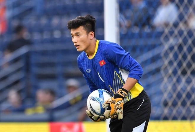 Bùi Tiến Dũng: 'Làm mặt ngầu khi bắt penalty để đối thủ sợ hãi' Thủ môn Bùi Tiến Dũng. Ảnh: Zing