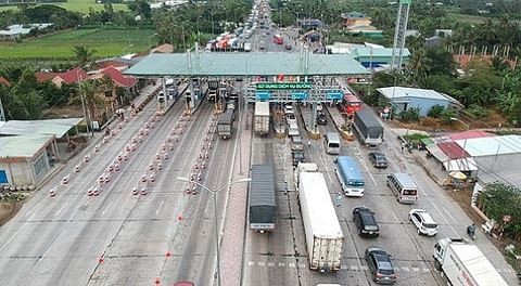 Phó Thủ tướng yêu cầu trạm BOT phải xả trạm nếu ùn tắc 700m Phó Thủ tướng Trương Hòa Bình yêu cầu trạm BOT phải xả nếu để ùn tắc 700m