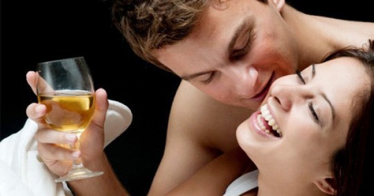 Khóc thét vì những kiểu 'yêu' mừng năm mới Nhiều pha yêu đương... chào năm mới