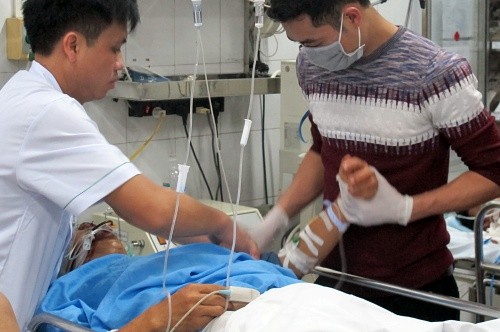 Gần 17.000 người vào viện cấp cứu do tai nạn giao thông 3 ngày Tết Một bệnh nhân tai nạn giao thông cấp cứu tại Bệnh viện Hữu nghị Việt Đức (Hà Nội). Ảnh: Nam Phương.