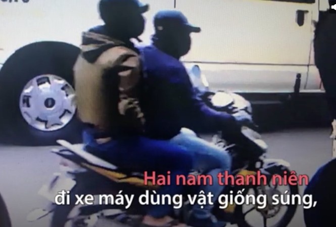 Bản tin 20H: Hình ảnh 2 tên cướp ngân hàng táo tợn ở Sài Gòn Bản tin 20H: Hình ảnh 2 tên cướp ngân hàng táo tợn ở Sài Gòn