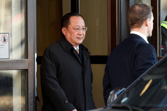 Ngoại trưởng Triều Tiên gặp quan chức an ninh Nga Ngoại trưởng Triều Tiên Ri Yong-ho. Ảnh: Reuters