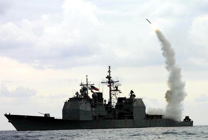 Kommersant: Nga yêu cầu Mỹ thông báo địa điểm tấn công Syria Tàu chiến Mỹ phóng tên lửa. Ảnh: Tass