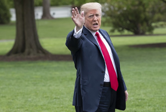 Báo Mỹ: Nhiều khả năng ông Trump sẽ rút khỏi thoả thuận hạt nhân Iran Tổng thống Mỹ Donald Trump. Ảnh: AP