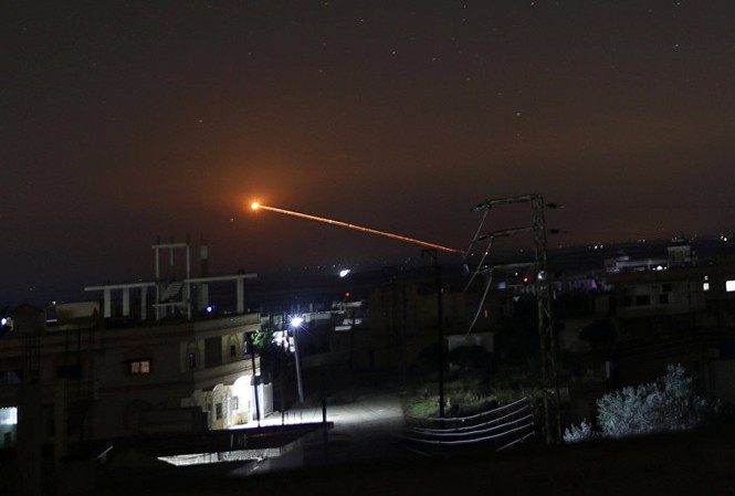 Iran: Cộng đồng quốc tế 'làm ngơ' trước sự hung hăng của Israel Tên lửa trên bầu trời Syria sáng sớm 10/5. Ảnh: Reuters