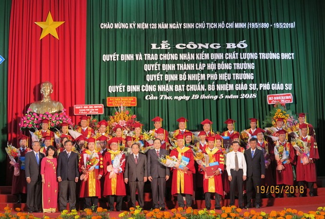ĐH Cần Thơ công bố đạt chuẩn chất lượng giáo dục Trường ĐH Cần Thơ bổ nhiệm 4 GS và 29 PGS.