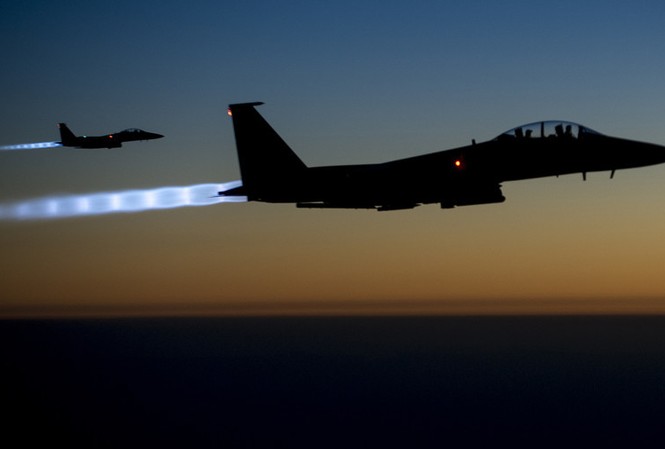 SANA: Liên quân Mỹ không kích Syria, 8 người thiệt mạng Tiêm kích F-15E của Mỹ. Ảnh: Reuters