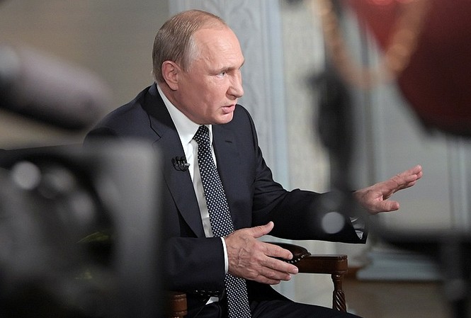 Ông Putin: ‘Nga quá rộng lớn để bị trừng phạt và cô lập’ Tổng thống Nga Vladimir Putin trả lời phỏng vấn Fox News. Ảnh: Tass