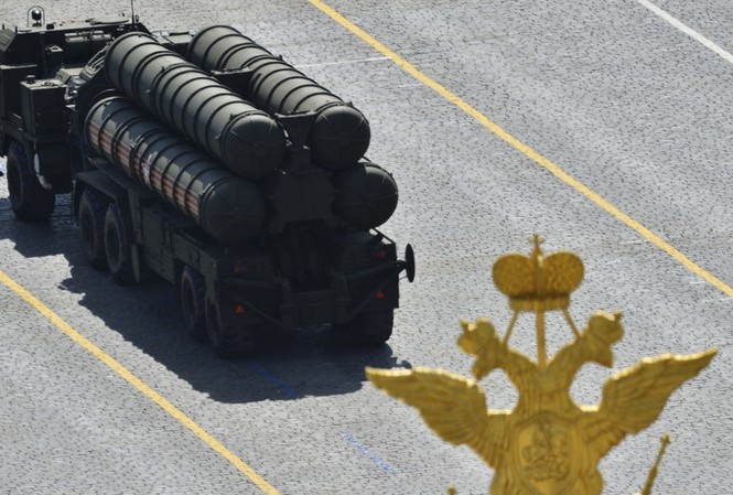 Thương vụ S-400: Thổ Nhĩ Kỳ nói Mỹ hành xử như ‘phim cao bồi’ Hệ thống phòng thủ tên lửa S-400 của Nga. Ảnh: Reuters
