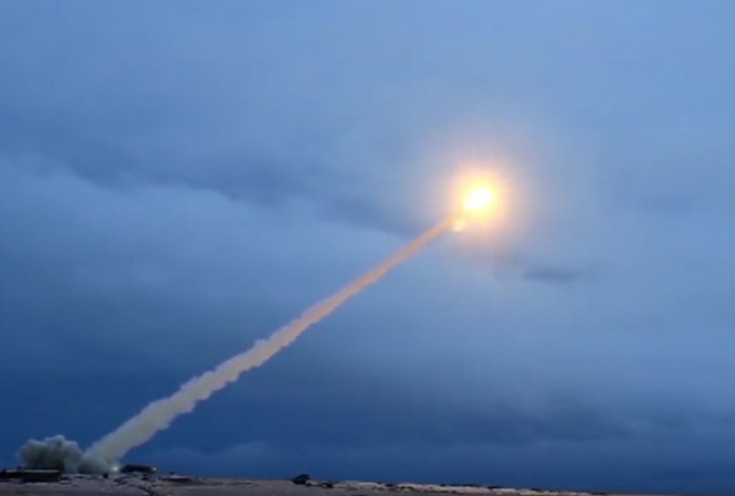 Mỹ đe doạ 'loại bỏ' tên lửa Nga nhắm vào NATO Nga phóng thử tên lửa Burevestnik. Ảnh: Sputnik