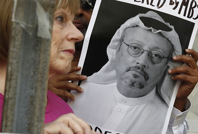 Thi thể Khashoggi nằm dưới giếng trong tư dinh Tổng lãnh sự Ả Rập? Nhà báo Khashoggi. Ảnh: AP