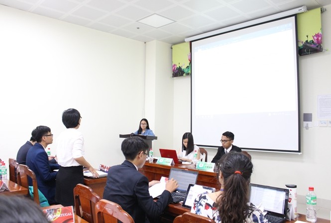 Hội nghị Mô phỏng Liên Hợp Quốc lần đầu đến Đà Nẵng Hội nghị Mô phỏng Liên Hợp Quốc lần đầu tiên được tổ chức ở Đà Nẵng với sự tham gia của 82 đại biểu. Ảnh: Giang Thanh