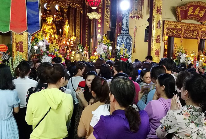 Hàng nghìn người dự lễ Phật đản ở chùa Quán Sứ Hàng nghìn người dự lễ Phật đản ở chùa Quán Sứ