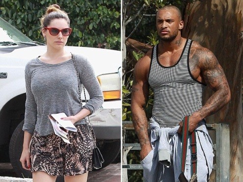 Siêu mẫu Kelly Brook chia tay bạn trai sau 6 tuần hẹn hò Siêu mẫu Kelly Brook chia tay bạn trai sau 6 tuần hẹn hò