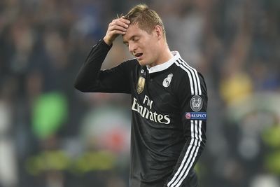Kroos báo tin dữ cho Real Madrid Kroos dính chấn thương khá nặng.
