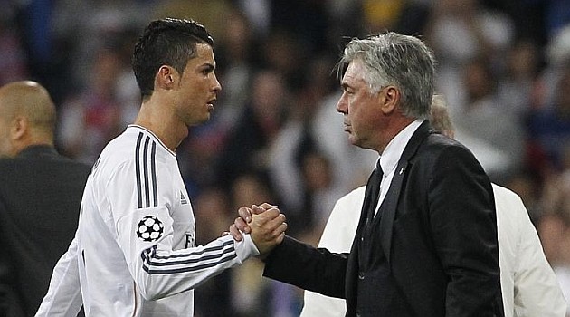 Ronaldo “dằn mặt” Perez về kế hoạch sa thải Ancelotti Ronaldo muốn Ancelotti tiếp tục công việc ở mùa tới.