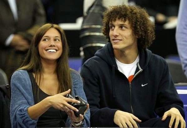 David Luiz thú nhận bịa chuyện 'trai tân' David Luiz thừa nhận đã “mất tân” từ lâu.