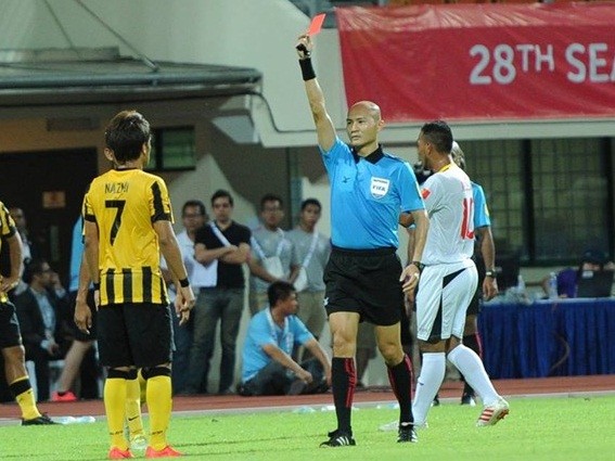 BẢN TIN Thể thao sáng: U23 Malaysia nhận hung tin Nazmi Faiz Mansor nhận thẻ đỏ.