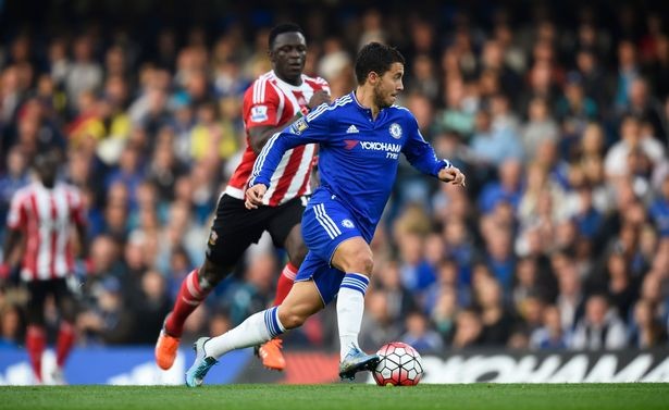 Lợi dụng rối ren, Real cướp Hazard của Chelsea? Hazard thất vọng vì bị Mourinho loại khỏi đội hình xuất phát.