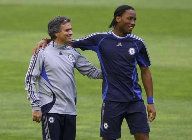 Trò cũ bật mí mùa thứ 3 đen đủi của Mourinho Drogba và Mourinho có mối quan hệ rất tốt đẹp.