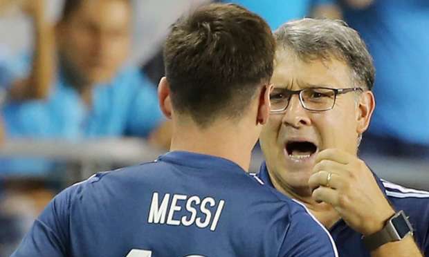 BẢN TIN Thể thao sáng: Messi 'chống lưng' cho HLV Martino Messi ra mặt ủng hộ HLV Martino.