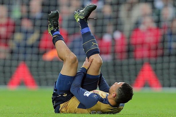 Arsenal mất 8 trụ cột trước trận cầu 'sinh tử' Francis Coquelin dính chấn thương nặng.