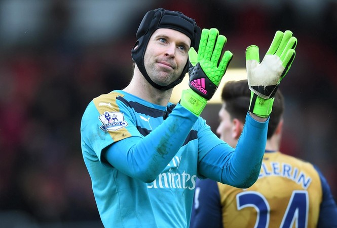 HLV Wenger tính đưa Petr Cech lên làm thủ quân Wenger chấm Petr Cech làm thủ quân mới của Arsenal.