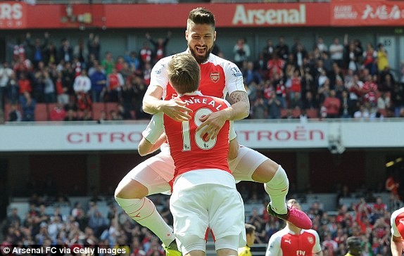 Hạ màn Premier League, Arsenal lấy ngôi Á quân Giroud lập hat-trick