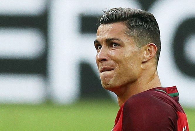 Chị gái Ronaldo 'đau xuyên tim' khi em trai khóc Chị gái Ronaldo 'đau xuyên tim' khi em trai khóc