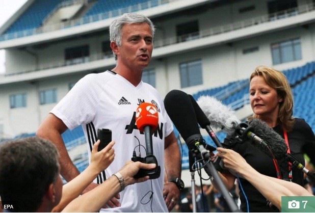 HLV Mourinho 'nổi điên' với chuyến du đấu ở Bắc Kinh HLV Mourinho 'nổi điên' với chuyến du đấu ở Bắc Kinh