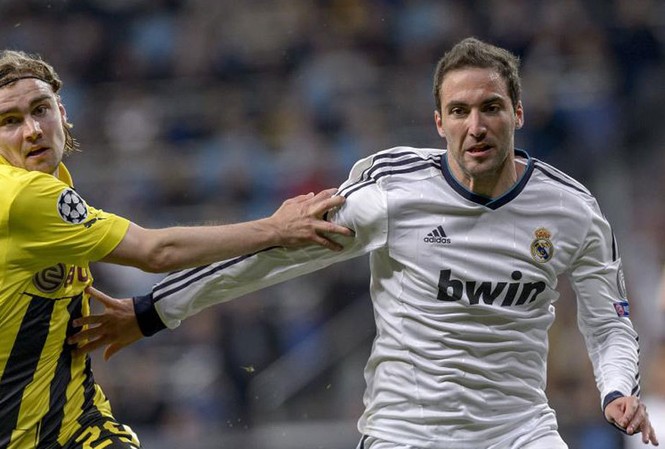 Real Madrid kiếm 2 triệu euro khi Napoli bán Higuain Gonzalo Higuain vẫn mang lại cho Real Madrid hơn 2 triệu euro nữa.