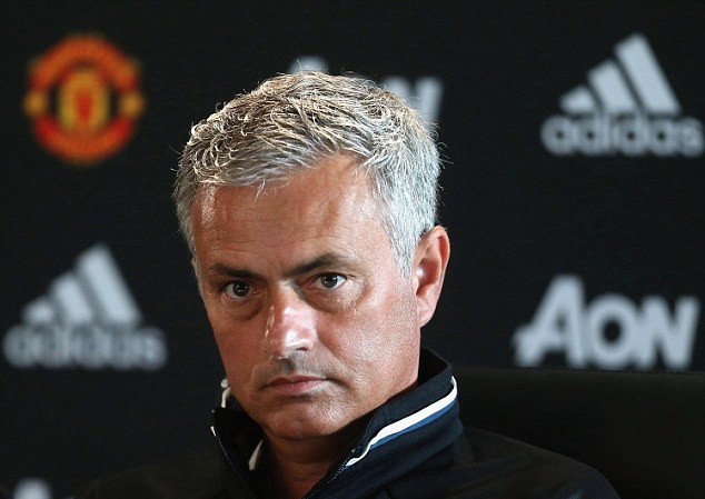 BẢN TIN Thể thao: Mourinho nói Wenger 'thiếu đạo đức' HLV Mourinho bỏ ngoài tai những chỉ trích