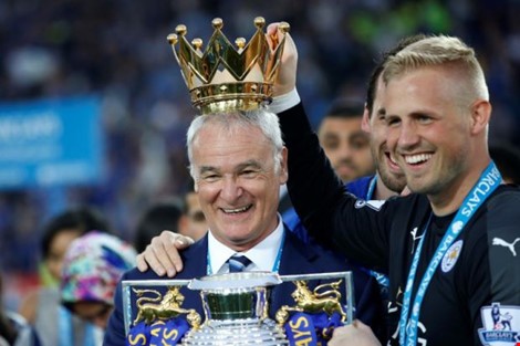 Leicester City trọng thưởng Schmeichel trước đại chiến Leicester City tưởng thưởng cho Schmeichel.
