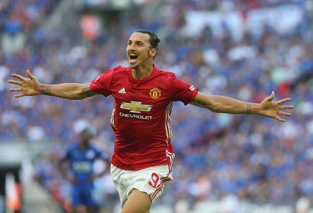 Mourinho bất ngờ tiết lộ về hợp đồng của Ibrahimovic Ibrahimovic ký hợp đồng 2 năm với M.U chứ không phải 1 năm.