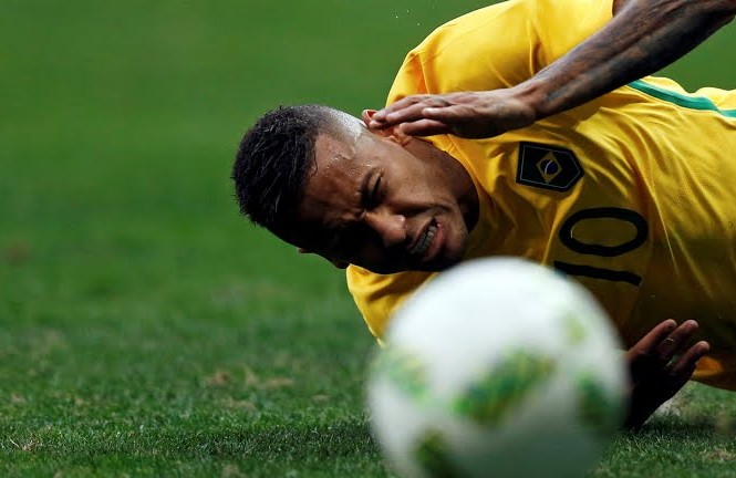 BẢN TIN Thể thao: Neymar bị tước băng đội trưởng Brazil? Neymar bị tước băng đội trưởng Brazil?