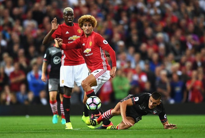 'Đổi đời' nhờ Mourinho, Fellaini sắp được thưởng lớn Fellaini sắp được thưởng hợp đồng mới.