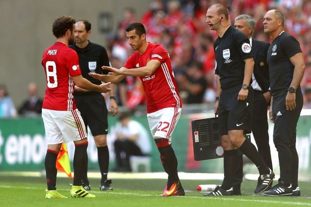 Vì sao 'bom tấn' Mkhitaryan đánh bóng ghế dự bị ở M.U? Mkhitaryan vẫn chưa có cơ hội thể hiện mình ở M.U.