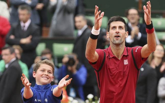 Cứ nghe tới cá độ, Djokovic… 'chạy mất dép' Djokovic kiên quyết không bắt tay với những công ty cá độ.