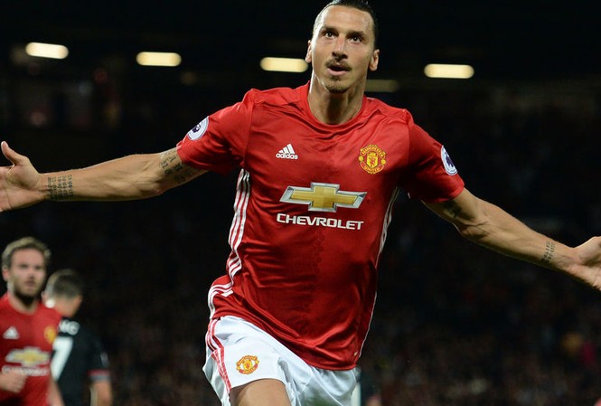 Vừa đến Premier League, Ibra đã giành giải thưởng Ibrahimovic giành giải thưởng cầu thủ hay nhất châu Âu tháng 8.